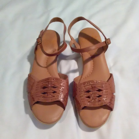 COBIE CUDDLERS LEATHER SANDLES 10W - Picture 1 of 5
